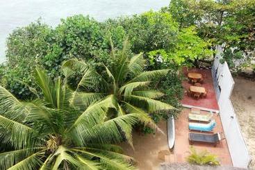 هتل Beach Paradise