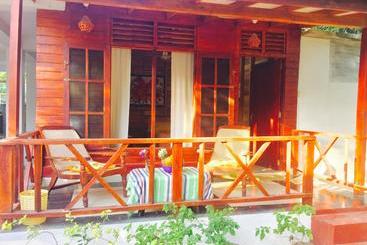 هتل Beach Paradise