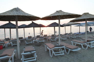 Meliton Inn Hotel & Suites By The Beach