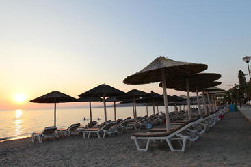 Meliton Inn Hotel & Suites By The Beach