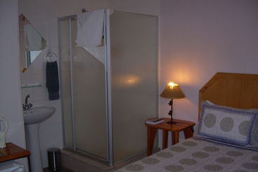 پانسیون Matoppi Guest House