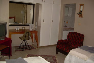 پانسیون Matoppi Guest House
