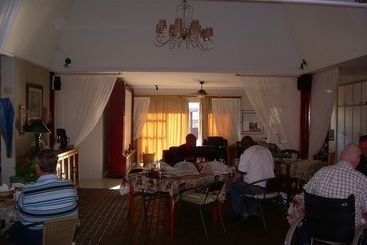 پانسیون Matoppi Guest House