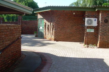 پانسیون Matoppi Guest House