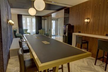 هتل Best Western Plus  Comedie Saintroch
