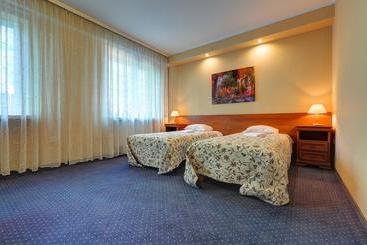 Pod Grotem Hotel Warsaw