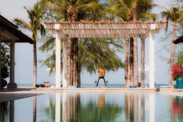 Mia Beach, Beach Villa And Events