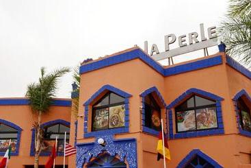 هتل Beach Club La Perle