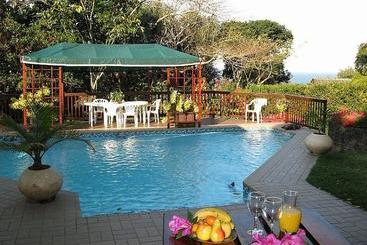 Bed and Breakfast Mdoni House Guest Lodge