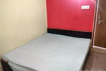 هتل Kanpur Villa