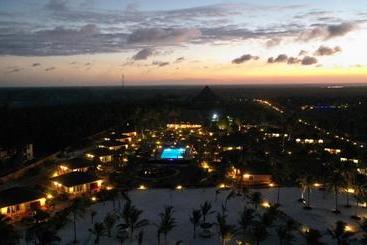 هتل The Sands Beach Resort