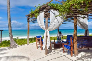 هتل The Sands Beach Resort