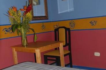 هتل Hostal Las Terrazas