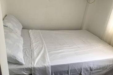 Joyful Island Hostel Mactan Beach