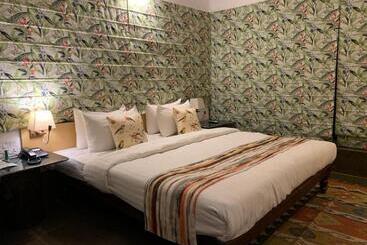 אתר נופש The Riverwood Forest Retreat Pench