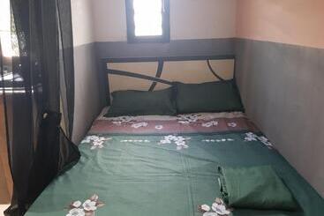 تختخواب و صبحانه Chambre D Hôte Azur Chirongui