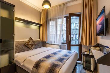 Hotel Tel Street Suites