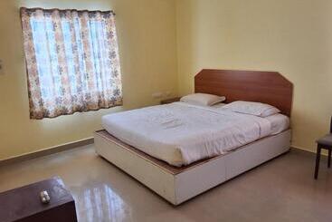 Отель Shiva Nest