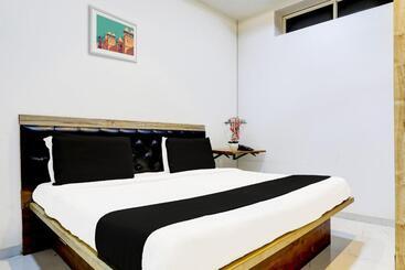 فندق Oyo Aamrai Resort