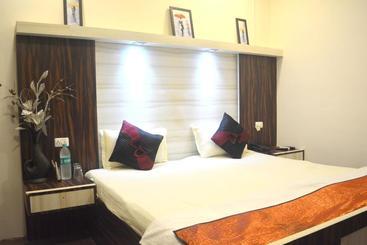 تختخواب و صبحانه Dhingra Residency
