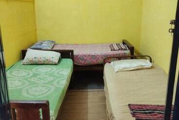 La Valentine Solo Hostel