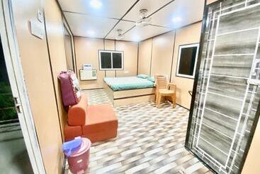 בית מלון כפרי Jungle Paradise Resort Bhubaneswar