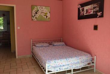 مبيت وإفطار Chambres D Hôtes Naturistes Adultes Pour Couples