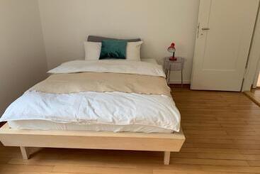 ベッドアンドブレックファースト Au Quartier