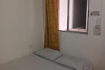 پانسیون Juva Hostel   Coveñas