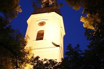 هتل Charleston