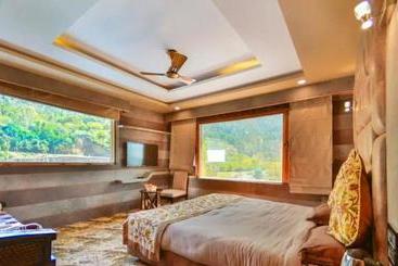 هتل Eden Resorts And Suits