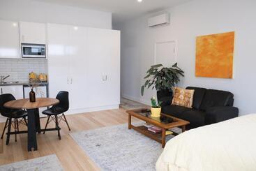 پانسیون Port Fairy Bnb   The Yellow Suite