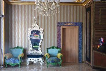تختخواب و صبحانه Rakasta Boutique