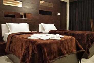 هتل Fab Rest Inn