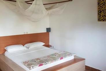 Boblin La Mer Hotel Restaurant Plage
