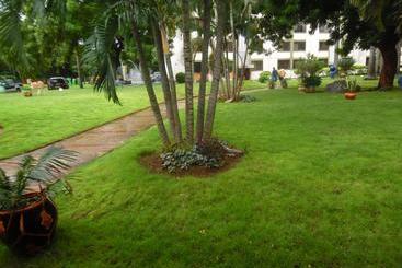 هتل Lamada Apartments