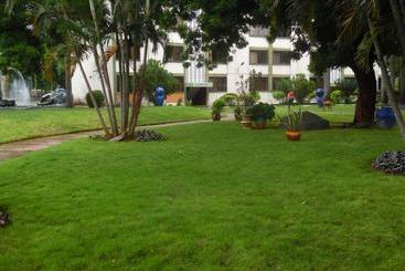 هتل Lamada Apartments