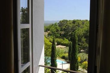 تختخواب و صبحانه Bastide Du Pin