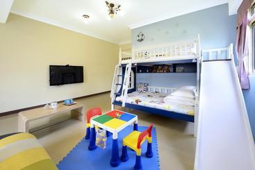 تختخواب و صبحانه Love Fun House