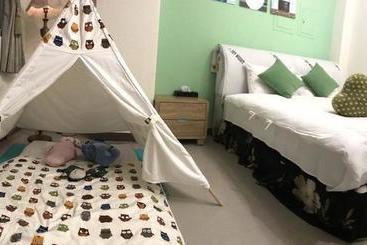 تختخواب و صبحانه Love Fun House