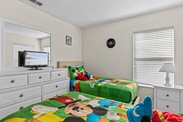 Сельский дом Lake View Pool Home With Game Room