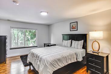 بيت ريفى Lakefront Gig Harbor Home W/ Deck & Views
