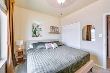 بيت ريفى Pet Friendly Yuma Home W/ Private Yard & Pool!