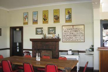 هتل The Cowra