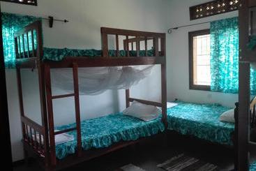 هاستل Sunbird Backpackers