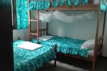 هاستل Sunbird Backpackers