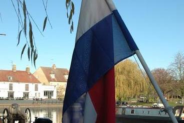 هتل Barge Waternimf