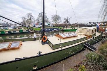 هتل Barge Waternimf