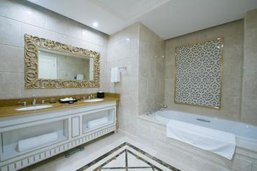 هتل Wyndham Grand Phu Quoc