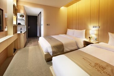 هتل Royal Emporium Incheon Airport